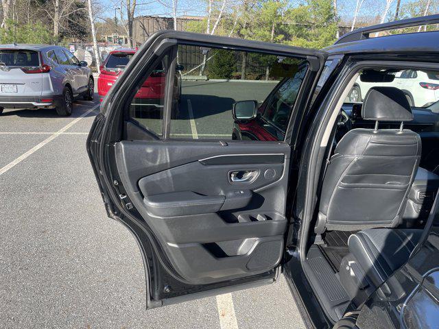 used 2025 Honda Pilot car, priced at $49,371