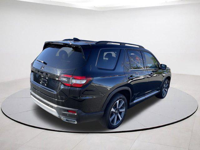 used 2025 Honda Pilot car, priced at $49,371