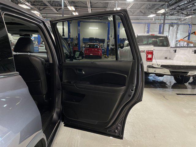 used 2020 Honda Pilot car, priced at $27,492