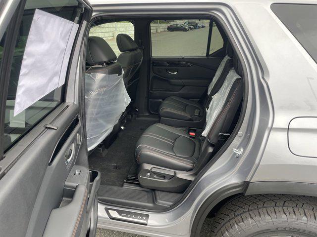 new 2025 Honda Pilot car, priced at $48,654