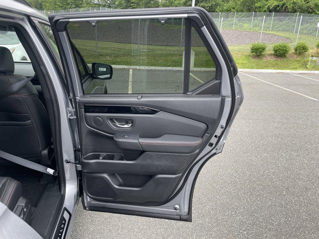 new 2025 Honda Pilot car, priced at $48,654