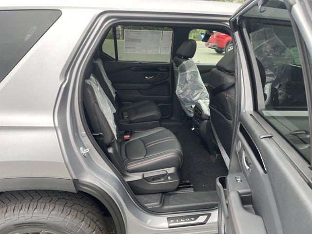 new 2025 Honda Pilot car, priced at $48,654