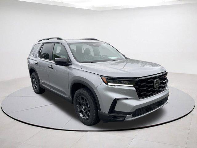 new 2025 Honda Pilot car, priced at $48,654