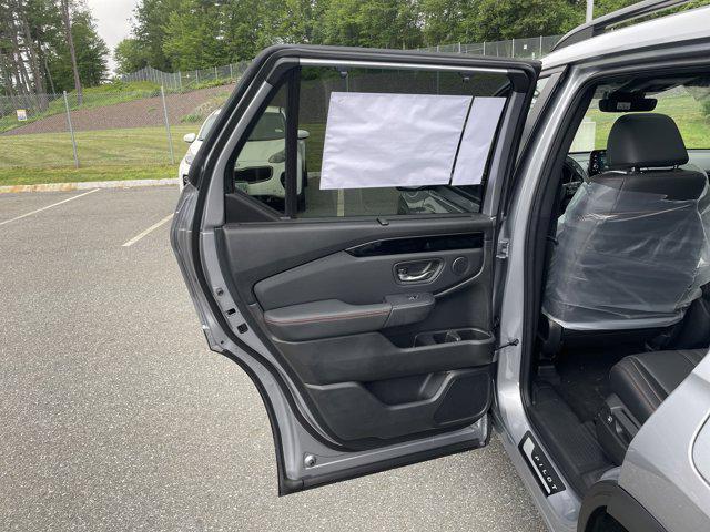 new 2025 Honda Pilot car, priced at $48,654
