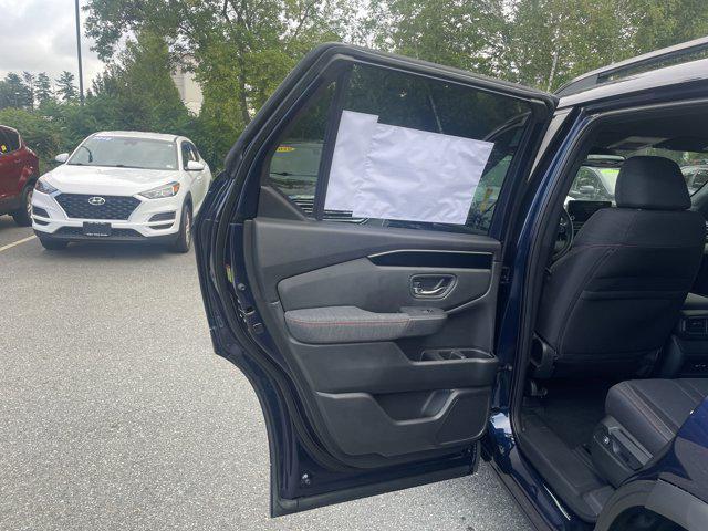 new 2025 Honda Pilot car, priced at $41,080