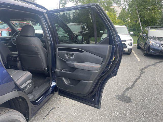 new 2025 Honda Pilot car, priced at $41,080