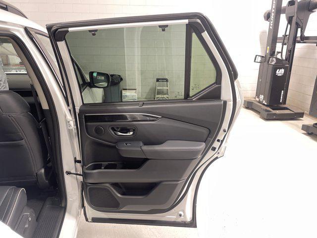 new 2025 Honda Pilot car, priced at $49,527