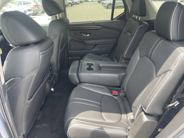 new 2025 Honda Pilot car, priced at $52,118