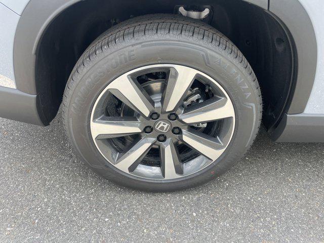 new 2025 Honda Pilot car, priced at $52,118