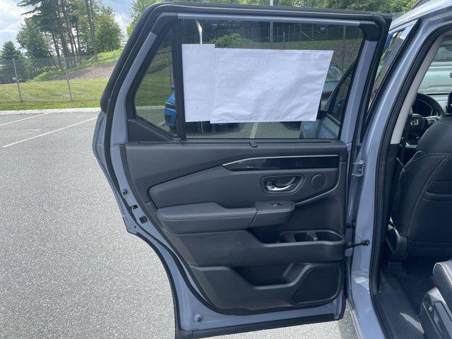 new 2025 Honda Pilot car, priced at $52,118