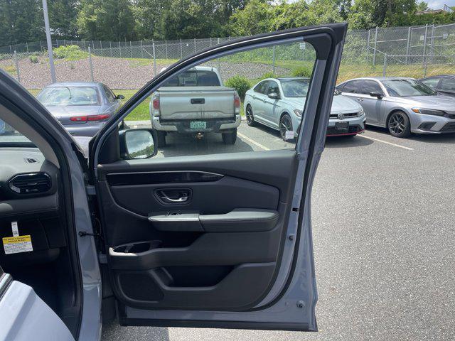 new 2025 Honda Pilot car, priced at $52,118