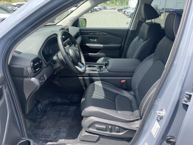new 2025 Honda Pilot car, priced at $52,118