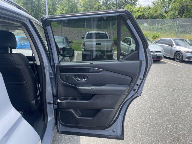 new 2025 Honda Pilot car, priced at $52,118
