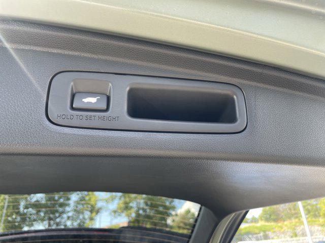 new 2026 Honda CR-V Hybrid car, priced at $38,401