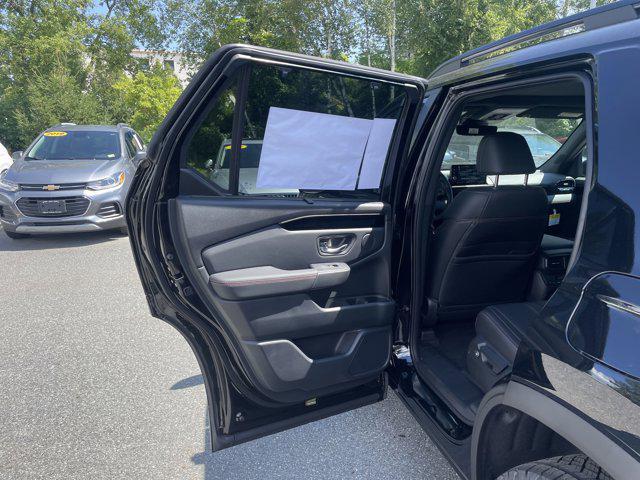 new 2025 Honda Pilot car, priced at $47,523