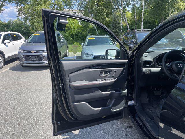 new 2025 Honda Pilot car, priced at $47,523