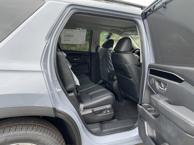 new 2025 Honda Pilot car, priced at $48,820