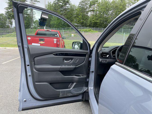 new 2025 Honda Pilot car, priced at $48,820