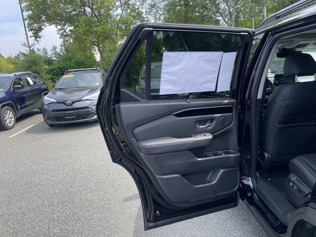 new 2025 Honda Pilot car, priced at $47,934