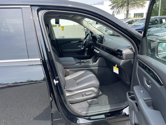 new 2025 Honda Pilot car, priced at $47,934