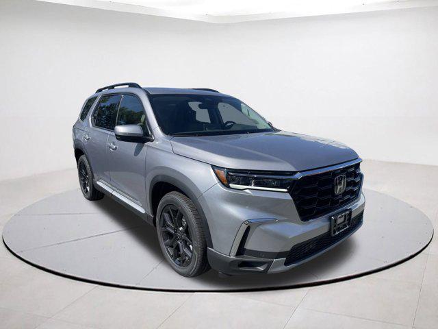 new 2025 Honda Pilot car, priced at $47,976