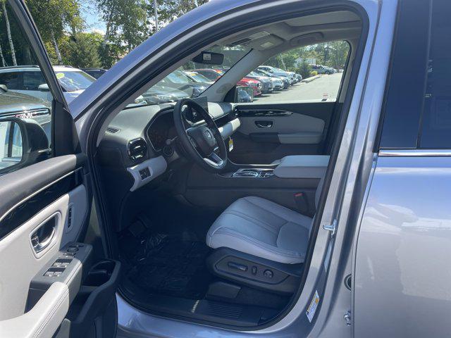 new 2025 Honda Pilot car, priced at $47,976