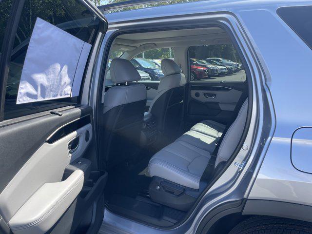 new 2025 Honda Pilot car, priced at $47,976