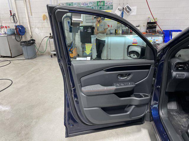 new 2025 Honda Pilot car, priced at $40,291