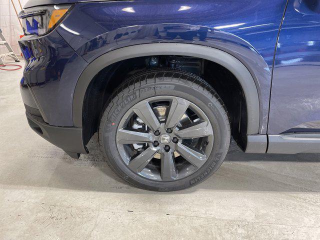 new 2025 Honda Pilot car, priced at $40,291