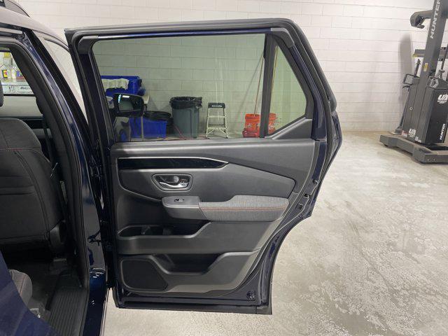 new 2025 Honda Pilot car, priced at $40,291