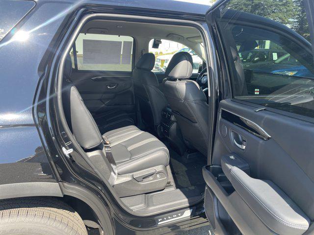 new 2025 Honda Pilot car, priced at $45,118