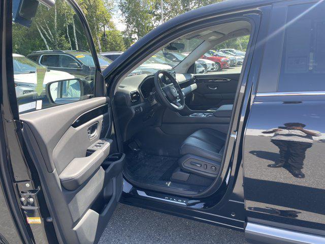 new 2025 Honda Pilot car, priced at $45,118