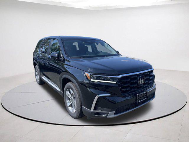 new 2025 Honda Pilot car, priced at $45,118