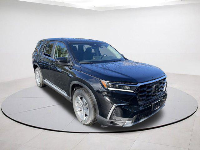 new 2025 Honda Pilot car, priced at $43,999