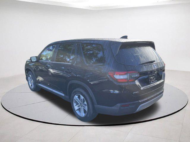 new 2025 Honda Pilot car, priced at $43,999