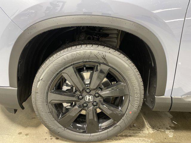 new 2025 Honda Pilot car, priced at $50,877