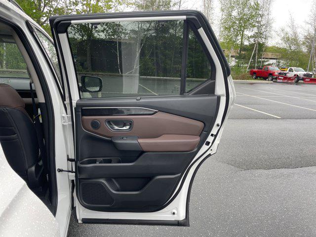 new 2025 Honda Pilot car, priced at $53,126