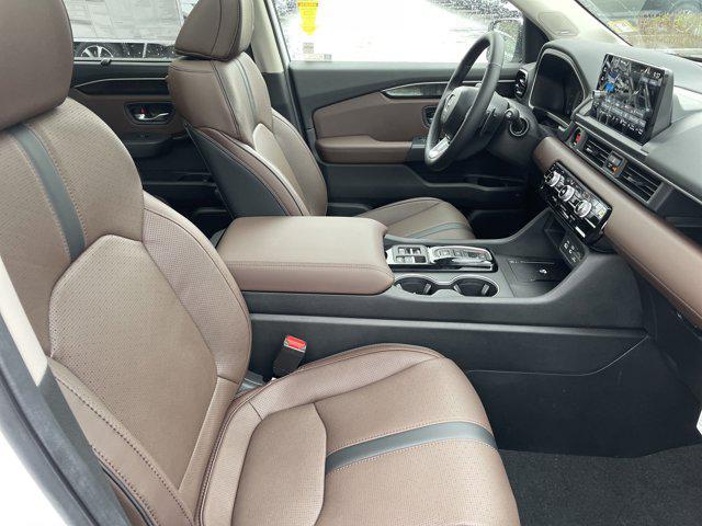 new 2025 Honda Pilot car, priced at $53,126