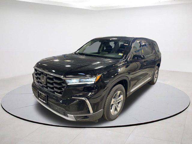 new 2025 Honda Pilot car, priced at $43,999