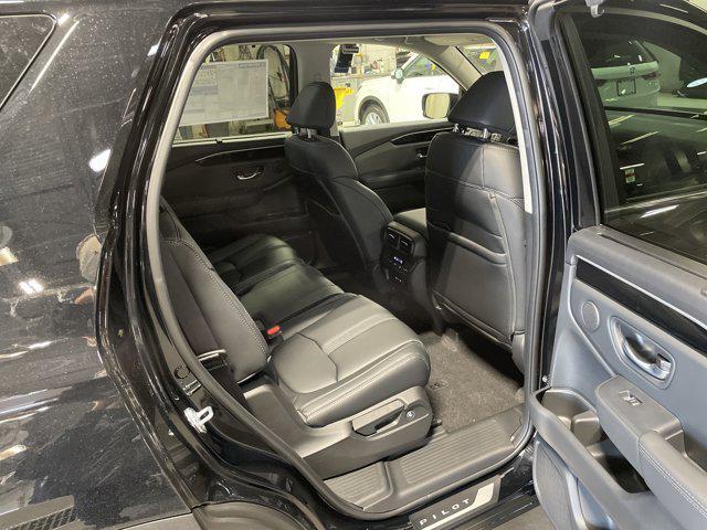 new 2025 Honda Pilot car, priced at $43,999