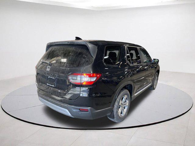 new 2025 Honda Pilot car, priced at $43,999