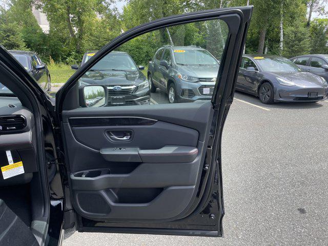 new 2025 Honda Pilot car, priced at $52,858