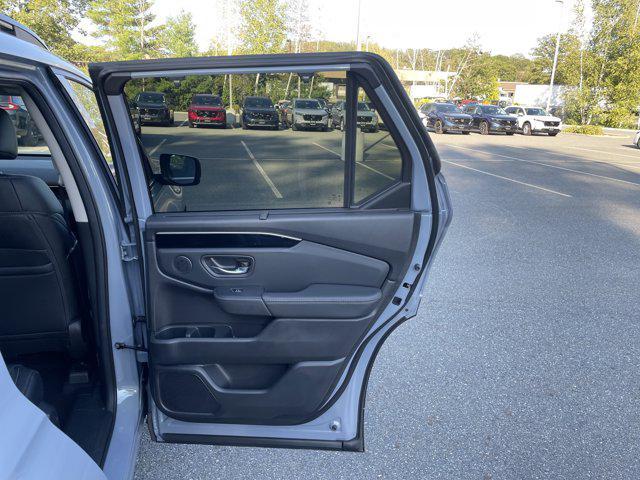 new 2025 Honda Pilot car, priced at $48,863