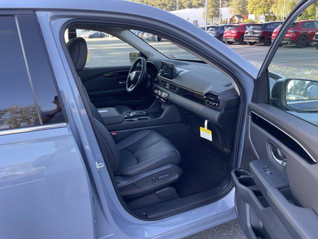 new 2025 Honda Pilot car, priced at $48,863