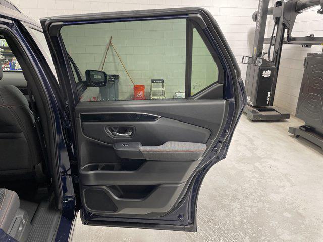 new 2025 Honda Pilot car, priced at $40,291