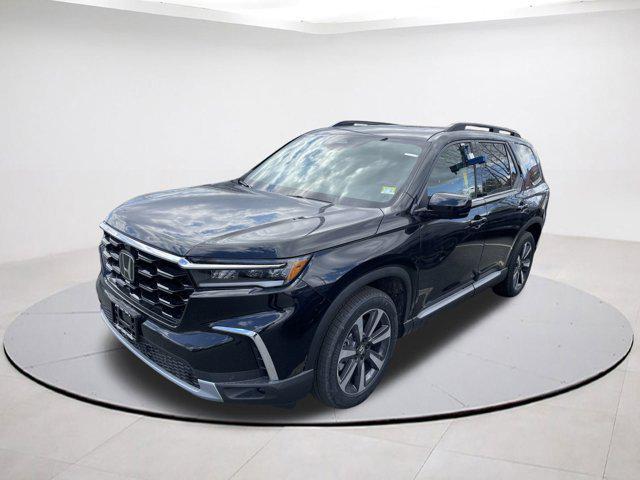 new 2025 Honda Pilot car, priced at $53,200