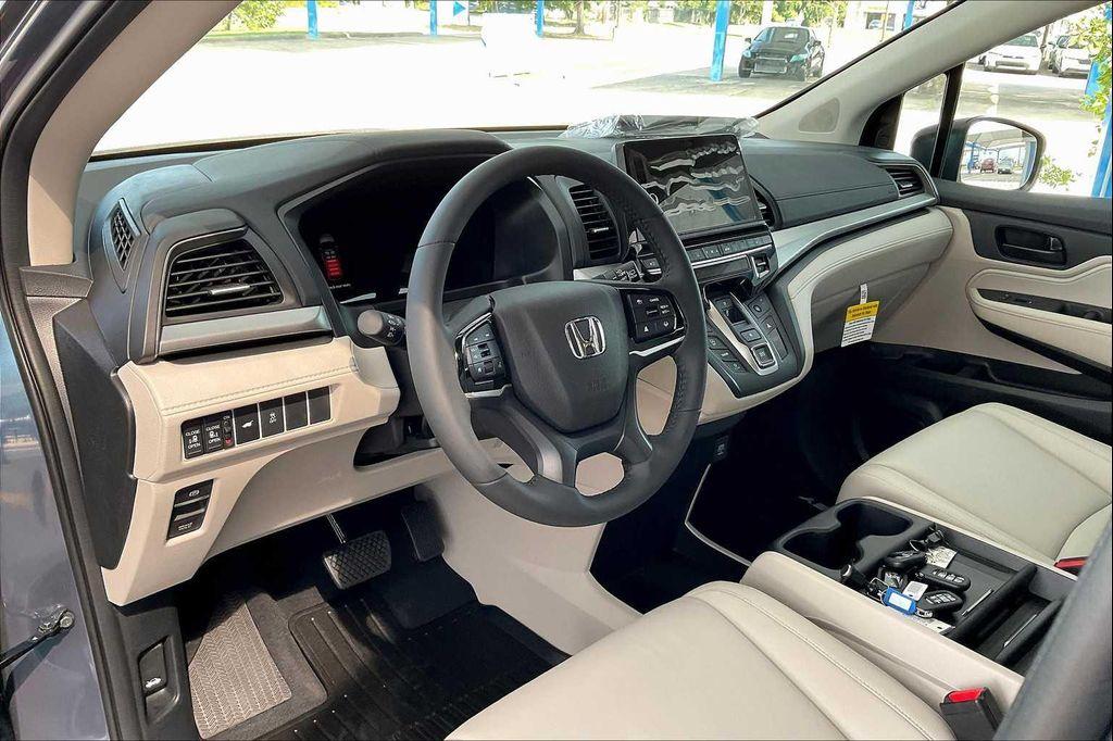 new 2026 Honda Odyssey car, priced at $45,685