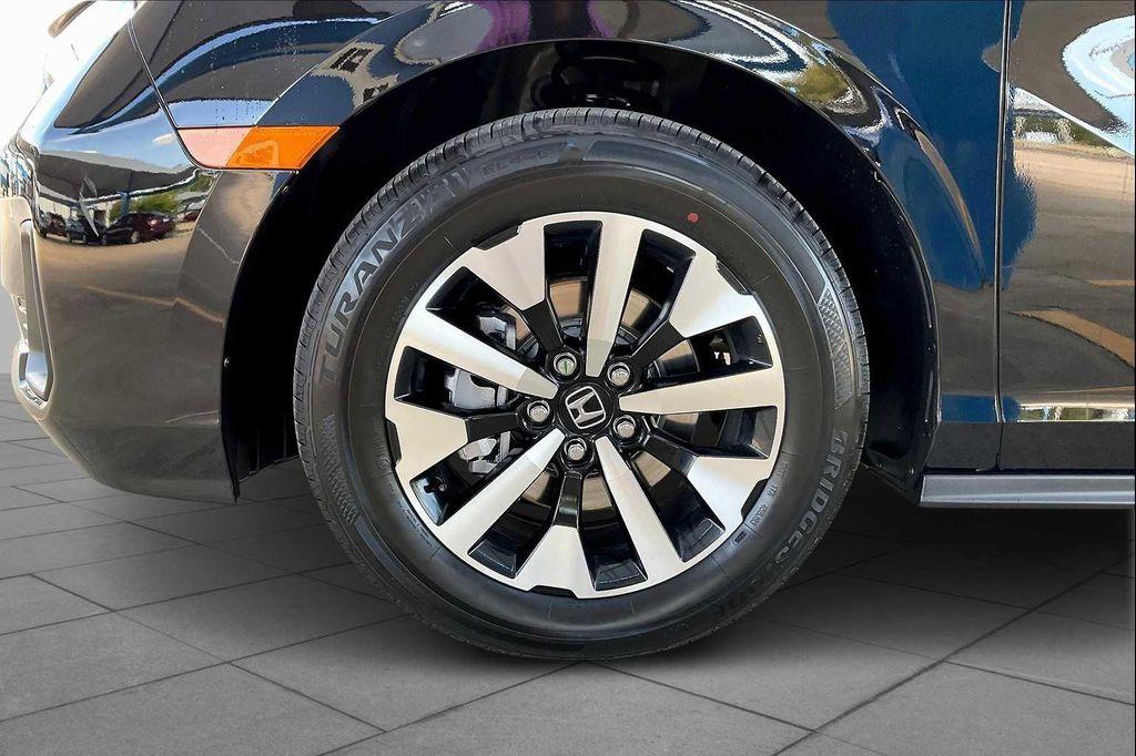 new 2026 Honda Odyssey car, priced at $45,685