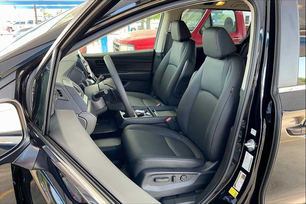 new 2026 Honda Odyssey car, priced at $45,685