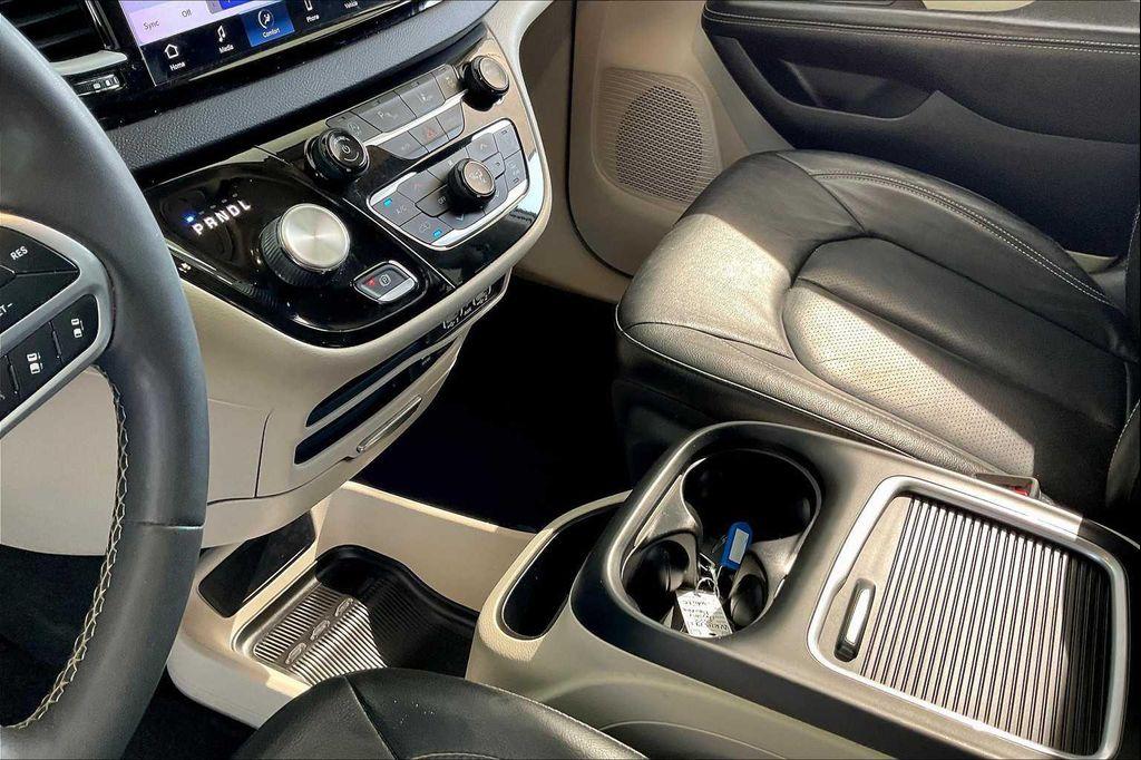 used 2022 Chrysler Pacifica car, priced at $23,999